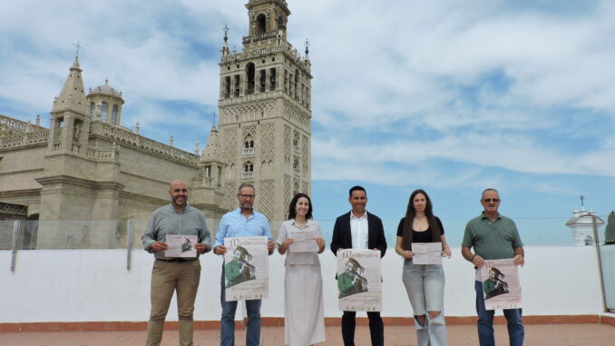 Gonzalo Domínguez con su equipo directivo y técnico durante la presentación de las VI Jornadas Medievales de El Castillo de las Guardas