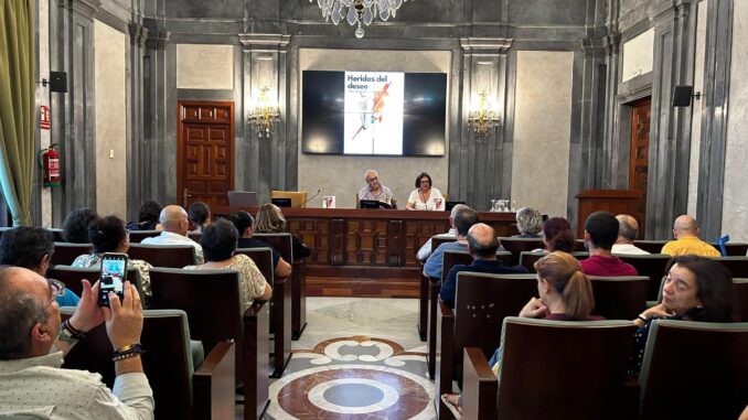 Una imagen del Salón de Actos de la Casa de la Provincia, que se llenó para la presentación del nuevo libro de García-Carpintero.